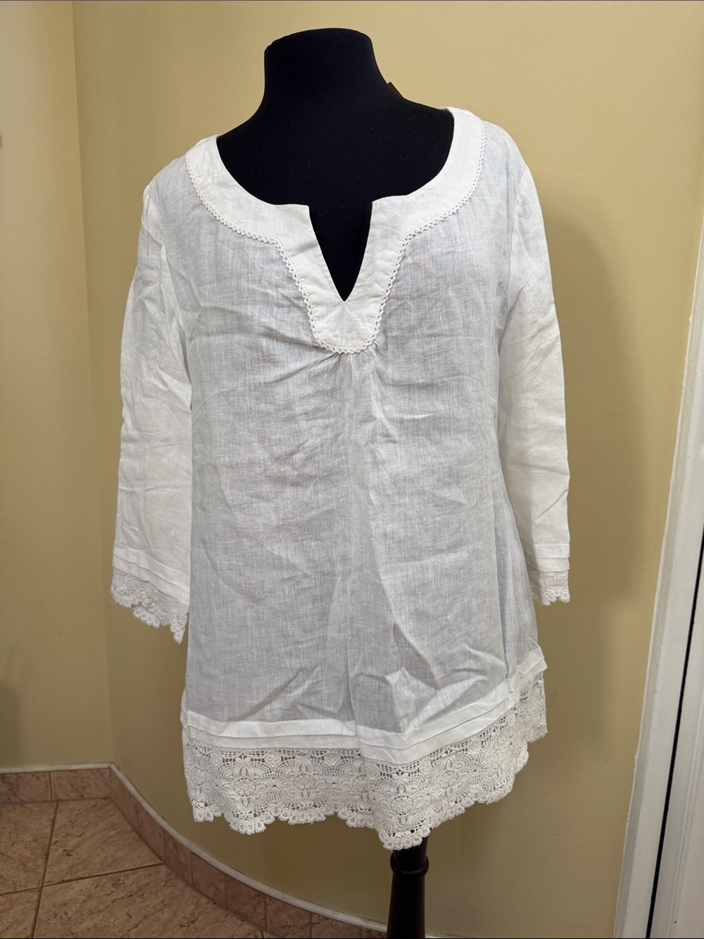 NWT  Saint Tropez West White linen  Lace-Trim Tunic L